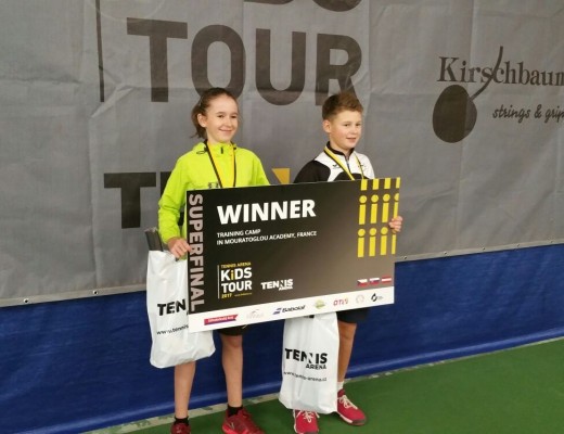 Vítězové Tennis Arena Kids Tour 2017 Nikola Bartůňková a Vojtěch Petr (Foto: Tennis Arena)